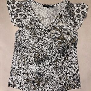 White House Black Market Black and White Fitted Flutter Sleeve Blouse
